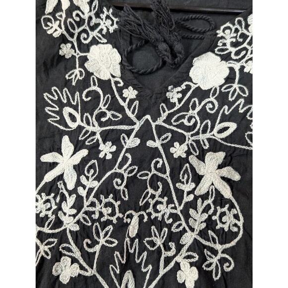 Black cotton peasant style tunic/top w/white floral embroidery by Raviya size XL - Picture 8 of 8